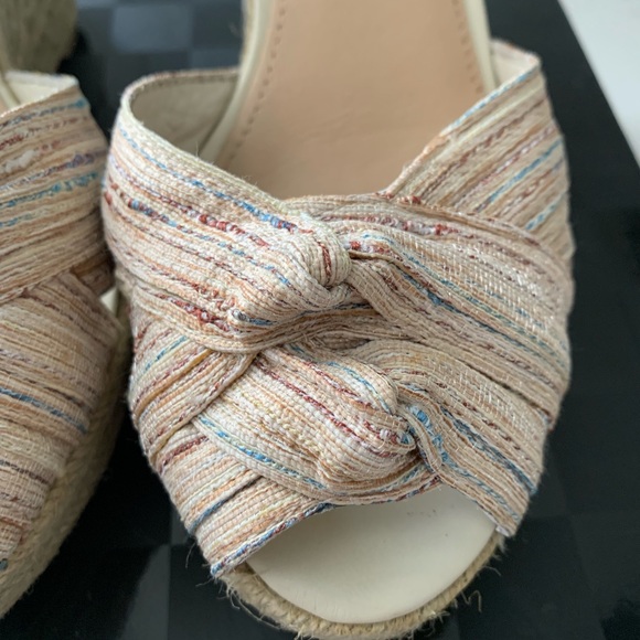 Saks Fifth Avenue Lillian Sand/Indian Wedges Sz 6 - Picture 2 of 8